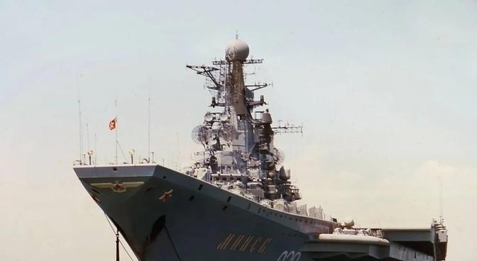 1995年，俄罗斯将2艘航母，以89万美元价格，当废铁卖给韩国。可航母即将运走时