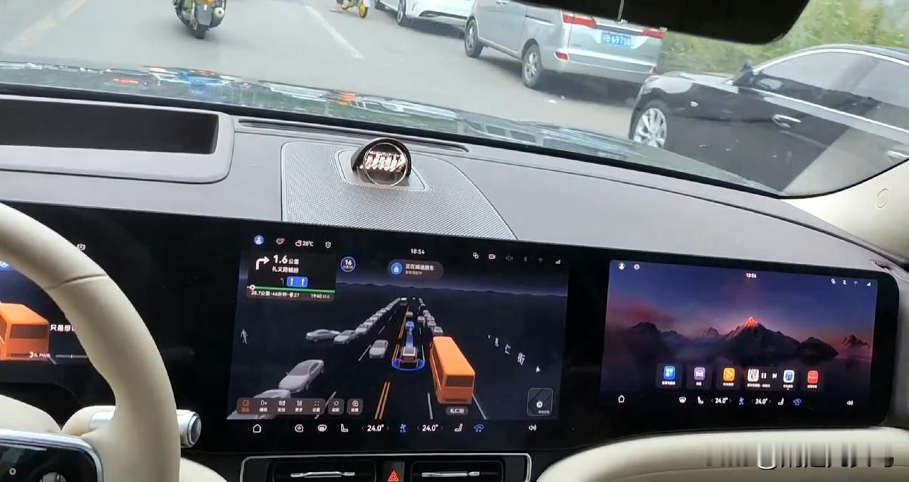 解锁未来出行，是时候体验问界M9的智慧豪华了！要说今年50万以上豪华车市场的