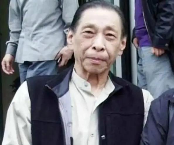 1991年，杜月笙的儿子杜维善来到北京，打算收回父亲购置的四合院，但住户拒不承认