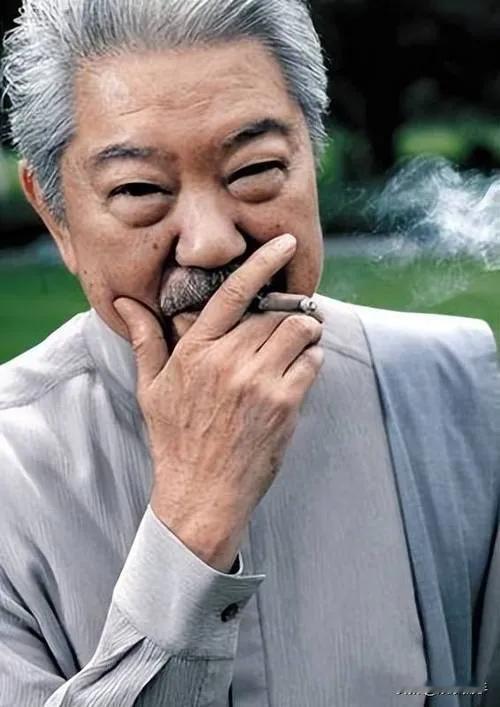 “金庸是才子，我们都是小流氓！”蔡澜这句话，乍一听像自黑，细琢磨才发现是人间清