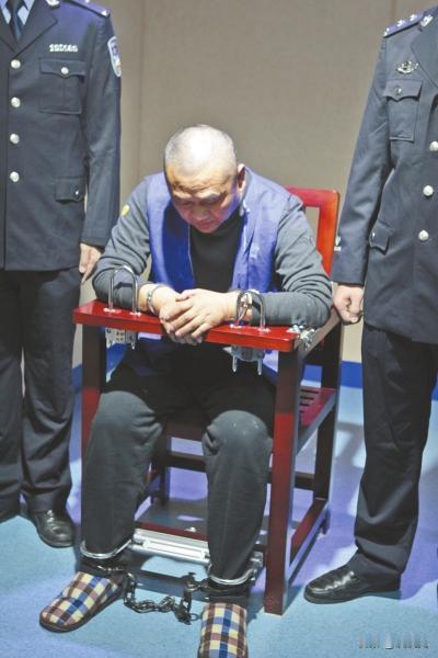 1999年郑州“12·5”特大银行抢劫案，曾是困扰警方16年的悬案，而案件告破后