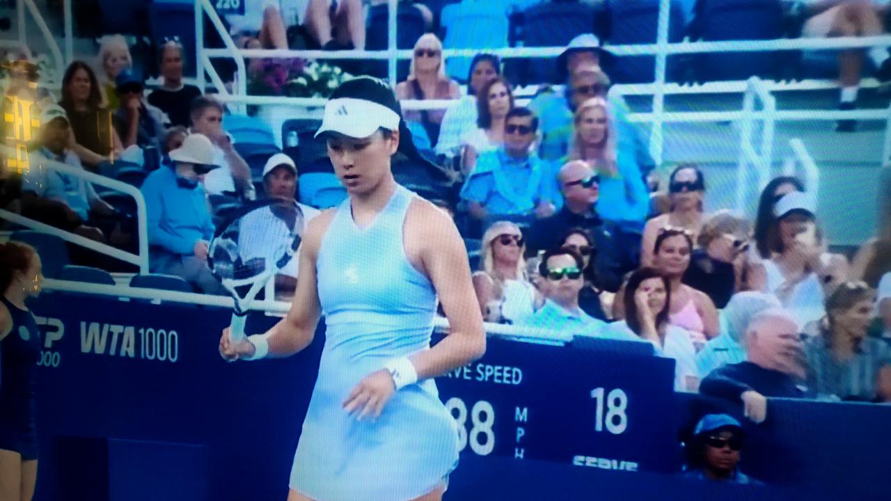 北京时间8月19日早间7时10分至8时04分，WTA1000辛辛那提站女单第三轮