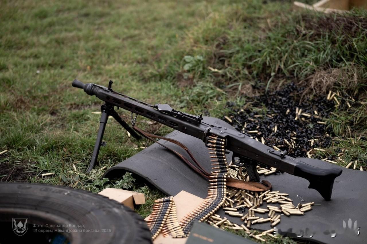 MG3机枪——一款令人印象深刻的机枪!在战场上,这款源自德国武器学派的机枪凭