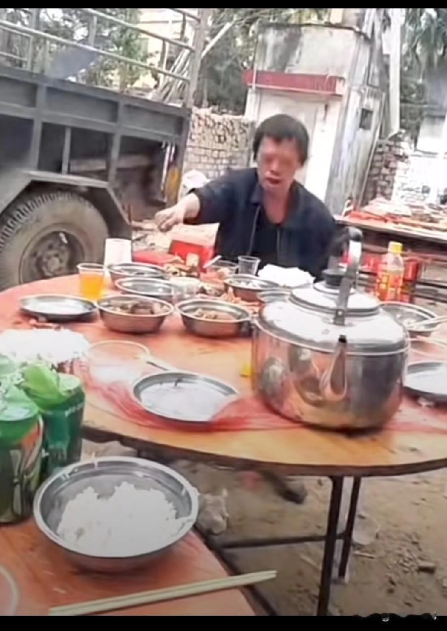 酒局上之所以醉酒，往往是因为撑到最后的“团圆酒”所致。混迹于酒局几十年，我发现