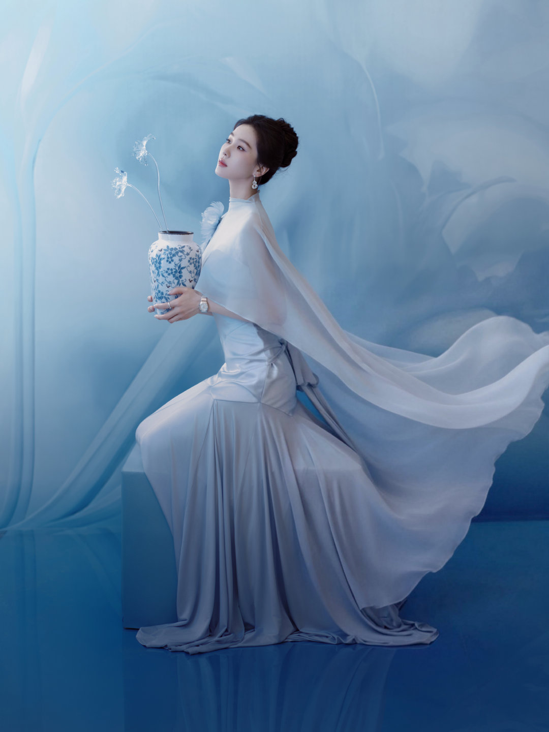 来自品牌和全球代言人刘诗诗的双向奔赴继Celine给刘诗诗特别定制self-po