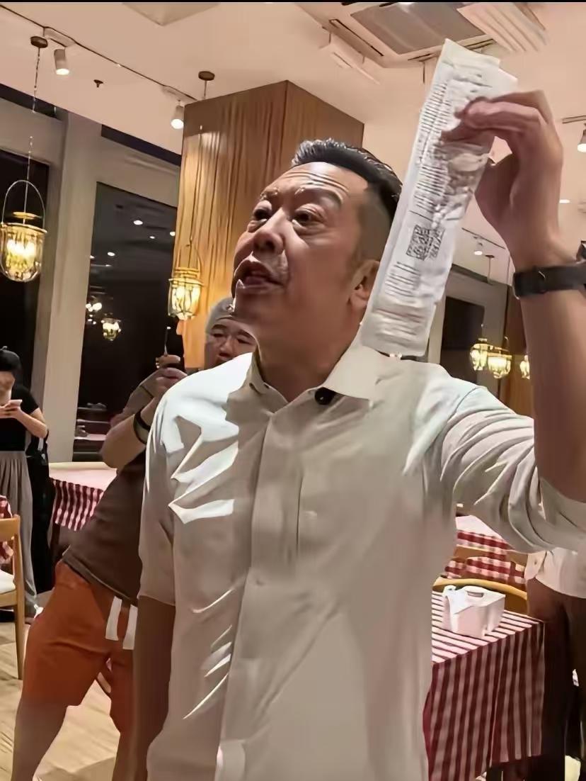 西贝这回怕是真的要凉了！年收入数10亿的西贝陷入“社保门”陷阱，前员工报霸王