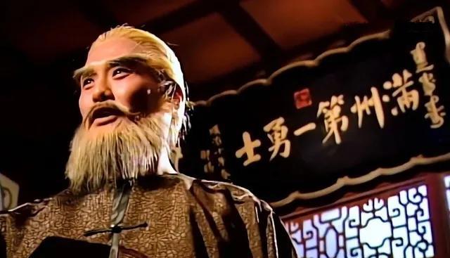 康熙擒拿鳌拜，但没有杀鳌拜，不过他的那些党羽可就遭殃了。鳌拜被康熙带一帮小太监擒