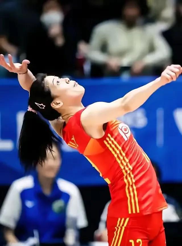 关于李盈莹受伤这件事李盈莹正式出道是2017年全运会，当时17岁的李