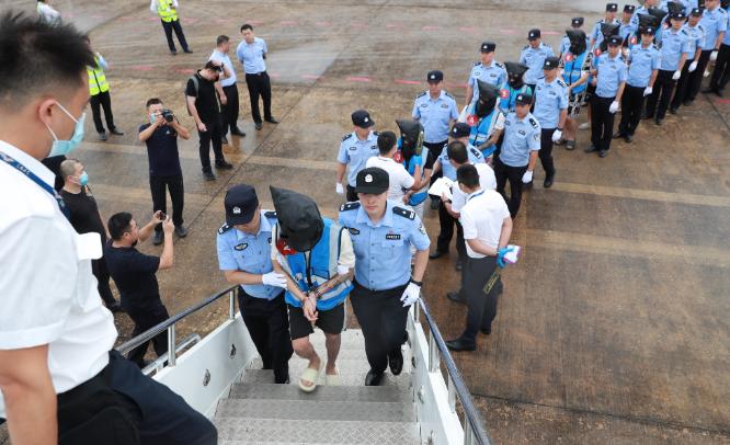 就在昨天，魏家犯罪集团一审宣判，魏怀仁等三名主犯被判处死刑，55人获刑。加上之前