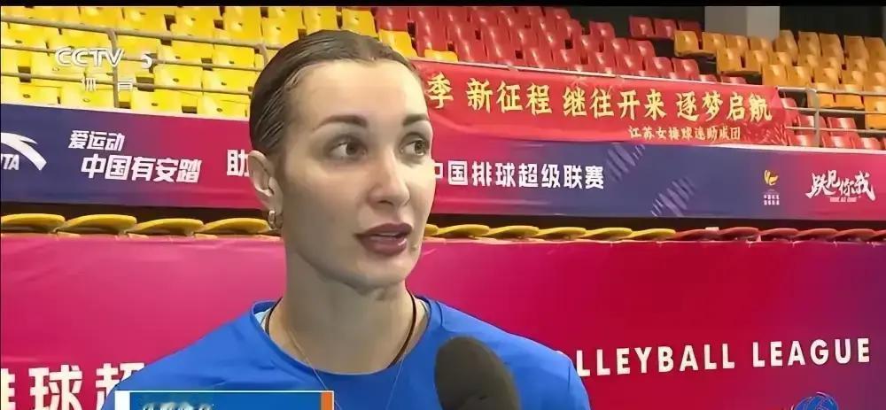 江苏那个主攻砍了24分，全网夸“未来之星”。但上海队两个外援一句话没说，直接让球