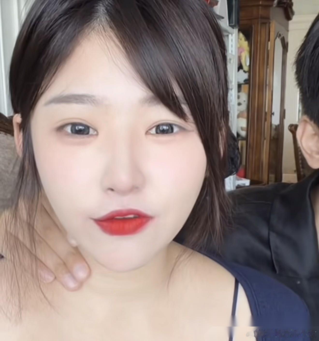 黄一鸣说：“我情商是出了名的低，我和首富的儿子在一起了，最后连一分钱都没拿到，你
