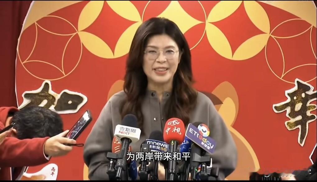 奉劝个别博主，别跟着去黑郑丽文了。今天上午，郑丽文在记者会上，一脸自信回应各种各