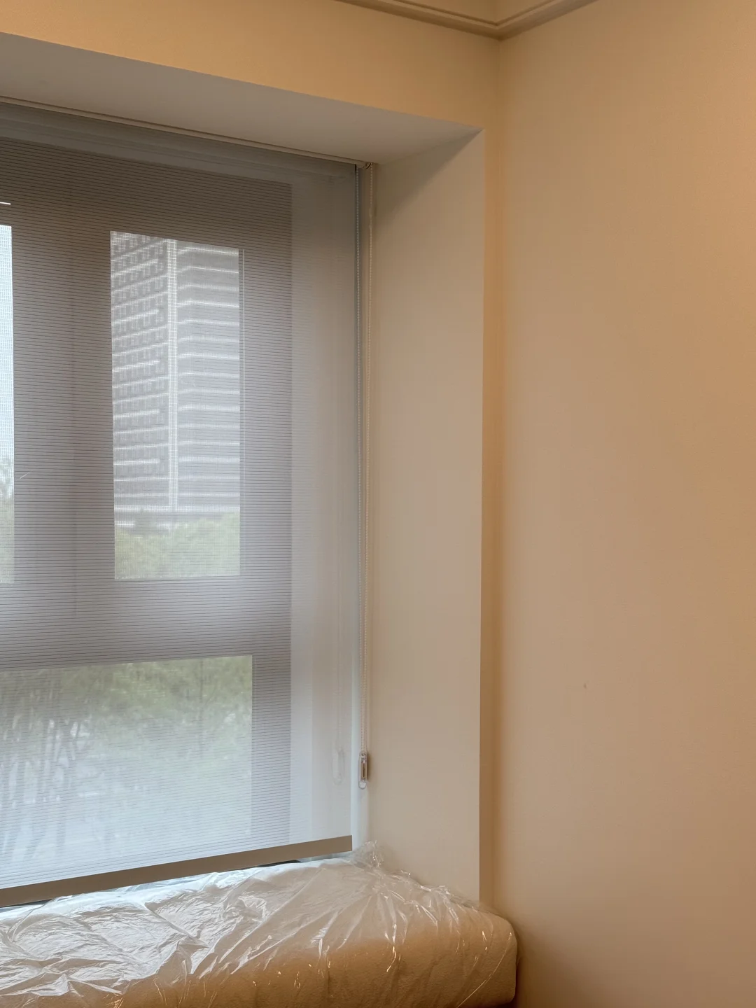 内开飘窗|遮光卷帘+透光卷帘