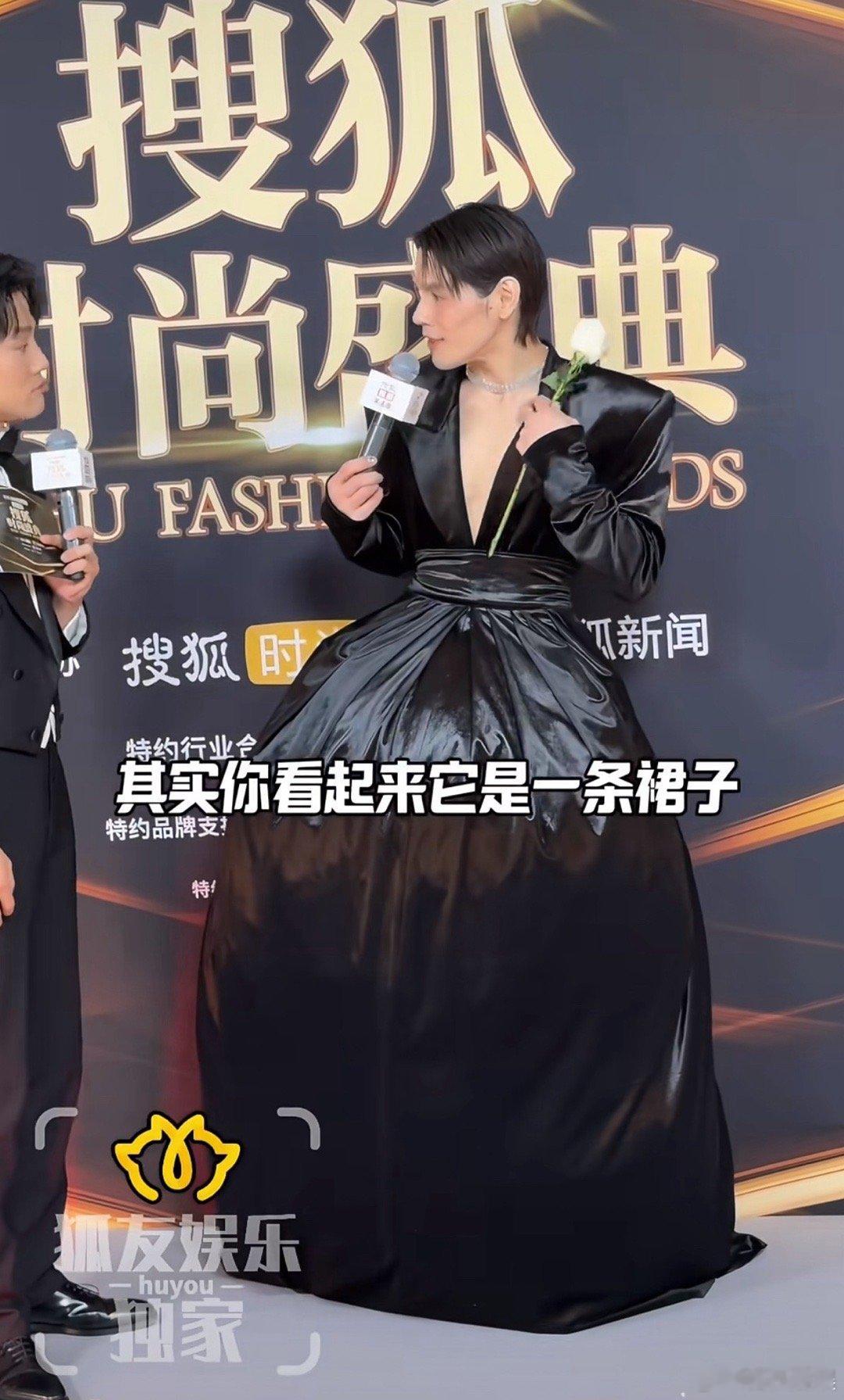 向佐还是太时尚了，我一点也跟不上他的审美