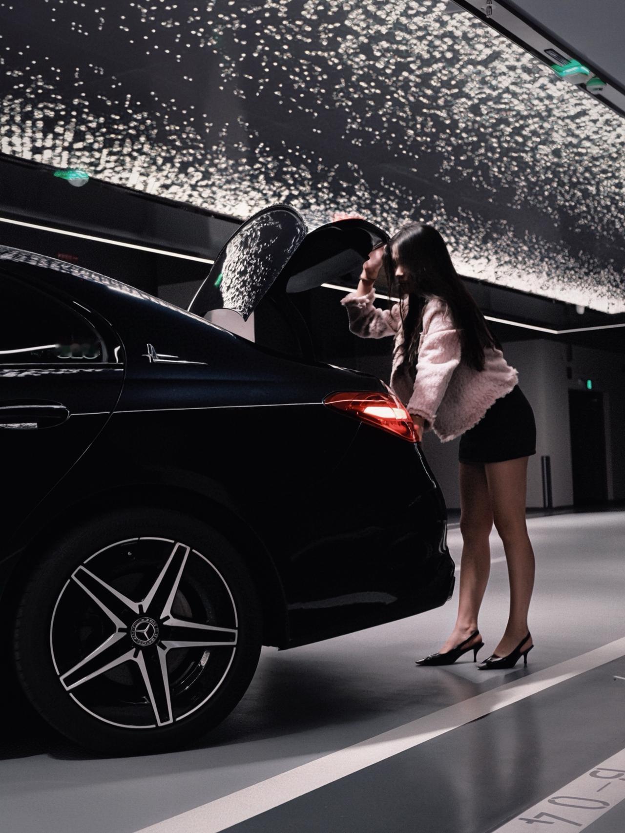 拍车仪式感梅赛德斯奔驰内燃机的魅力sexygirl第三视角ootd