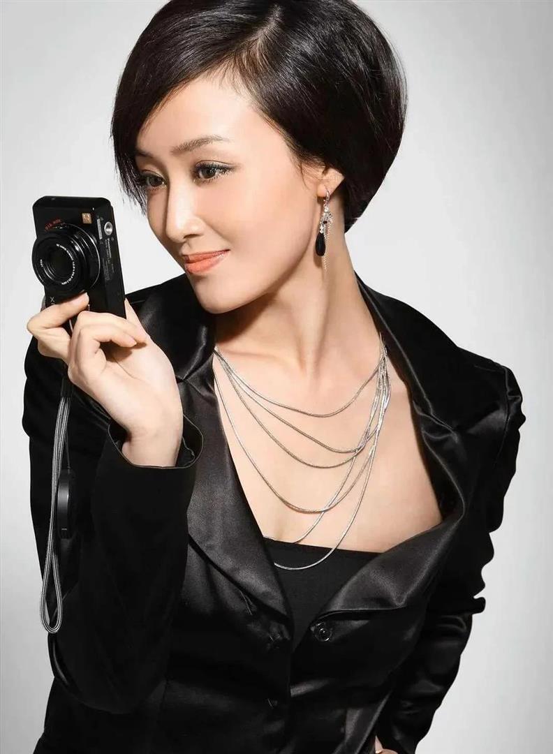 从央视主播到实力派演员，赵子琪的人生比《人民的名义》还精彩从央视名嘴到实力演