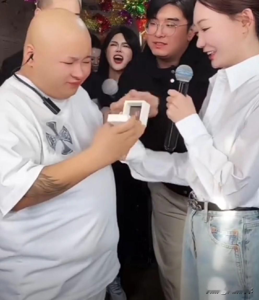 老狗母亲讲述没有二子爷牵线老狗佳希不可能！佳希几年前