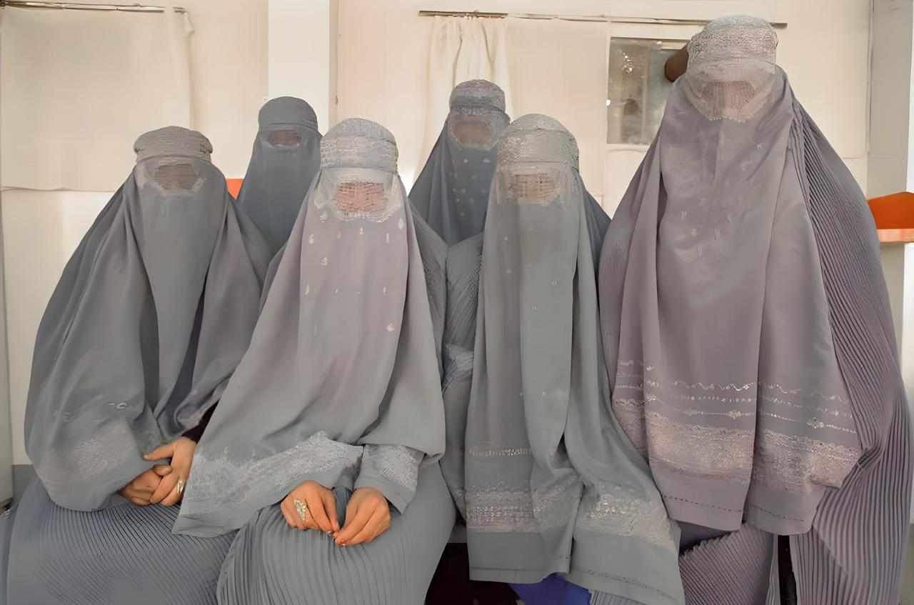 都没人去管管阿富汗塔利班了吗？听说要恢复奴隶制。如果这是真的，阿富汗直接从2