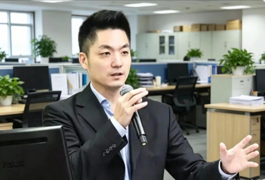 据台媒报道，沈伯洋在台湾大张旗鼓的竞选台北市长，这段时间上黄伟忠的节目，上赵少康