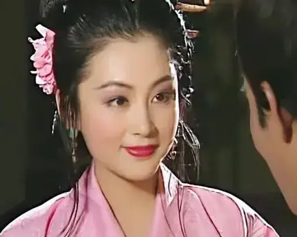 198年，曹操诛杀吕布，将貂蝉赏赐给了关羽。长夜漫漫，英雄与美人共度良宵。不曾想