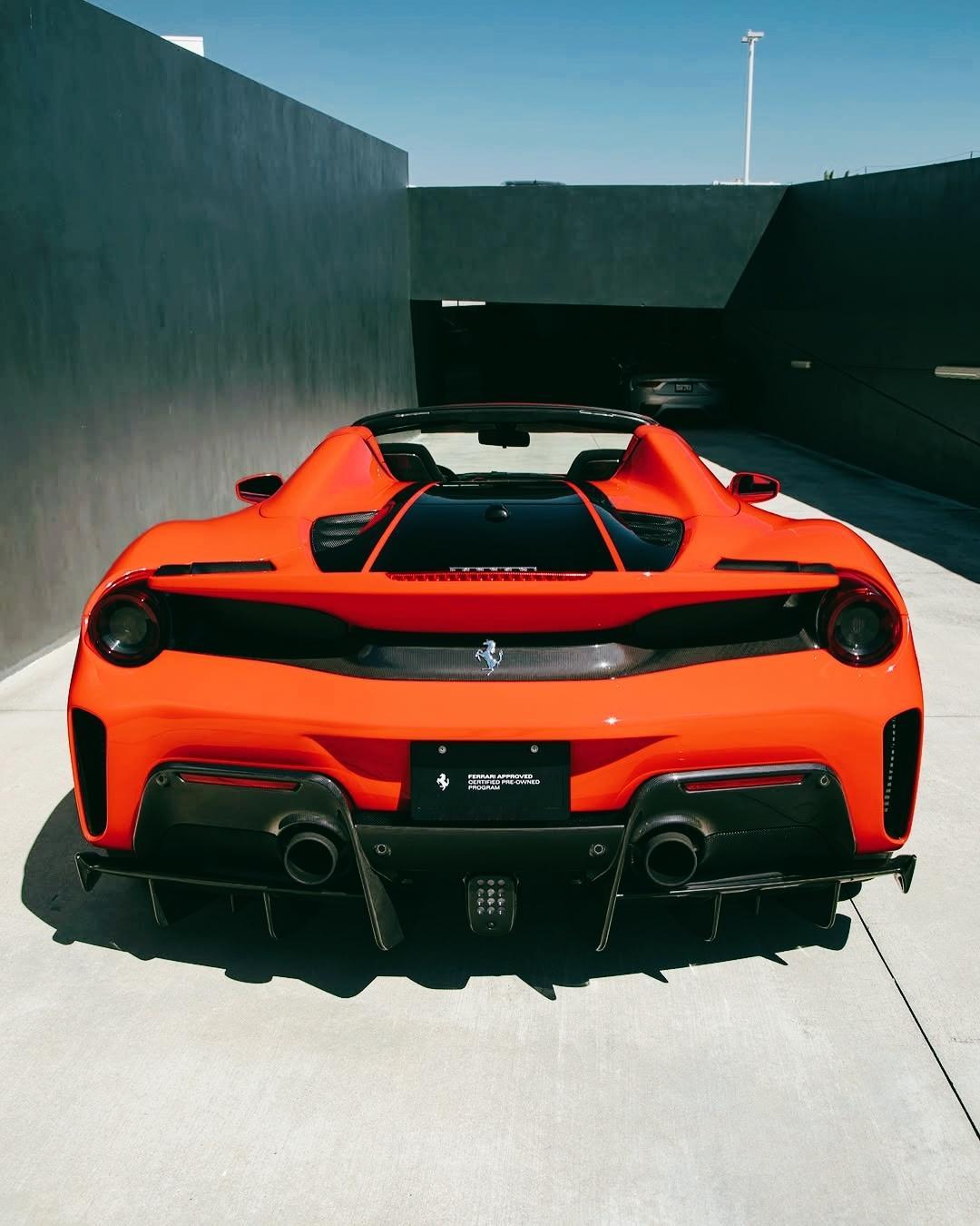 Ferrari488PistaSpider搭载3.9LV8发动机