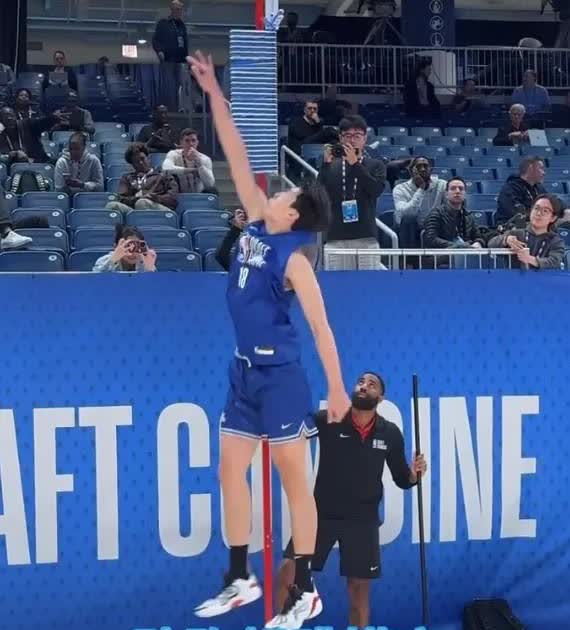 夸张2个月NBA训练摸高增加10CM，今天看到博主爆料杨翰森在NBA级别训练效果