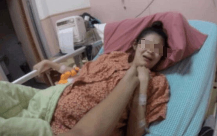 产妇生孩子紧张, 老公不安慰还埋怨, 主要是看到了男医生接生