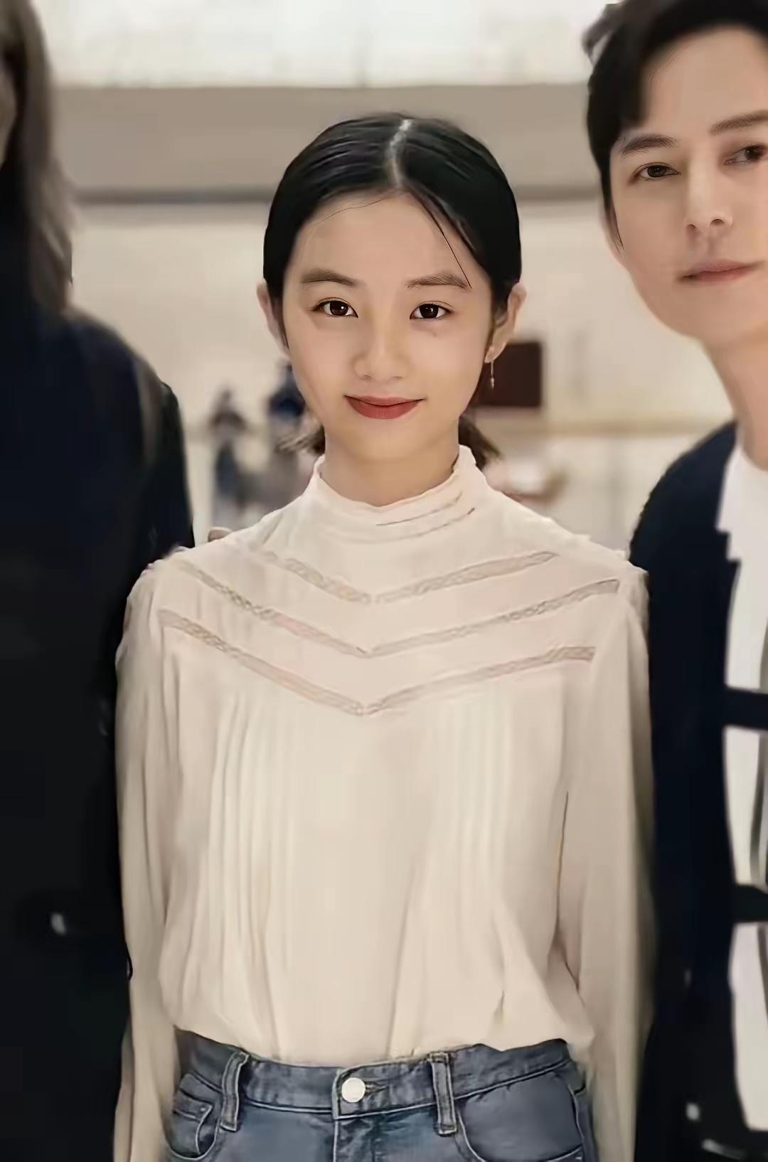 [思考]黄磊的女儿黄多多同学，也算是大家“看着长大”的“童星”，目前才二十岁，去