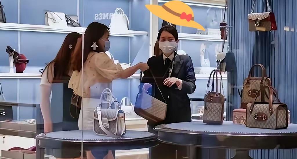 奥运会的本质，是一次合法的财富与注意力转移。看看账单：东京的巨额赤字还在消化，