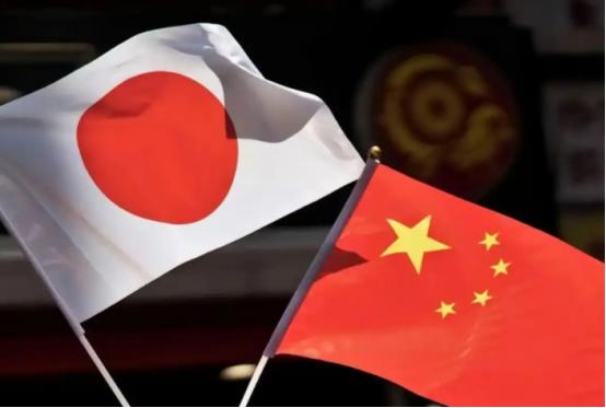 日本媒体罕见说了句大实话！在近期，据“朝日新闻”最新调查显示，若中日爆发冲突，超