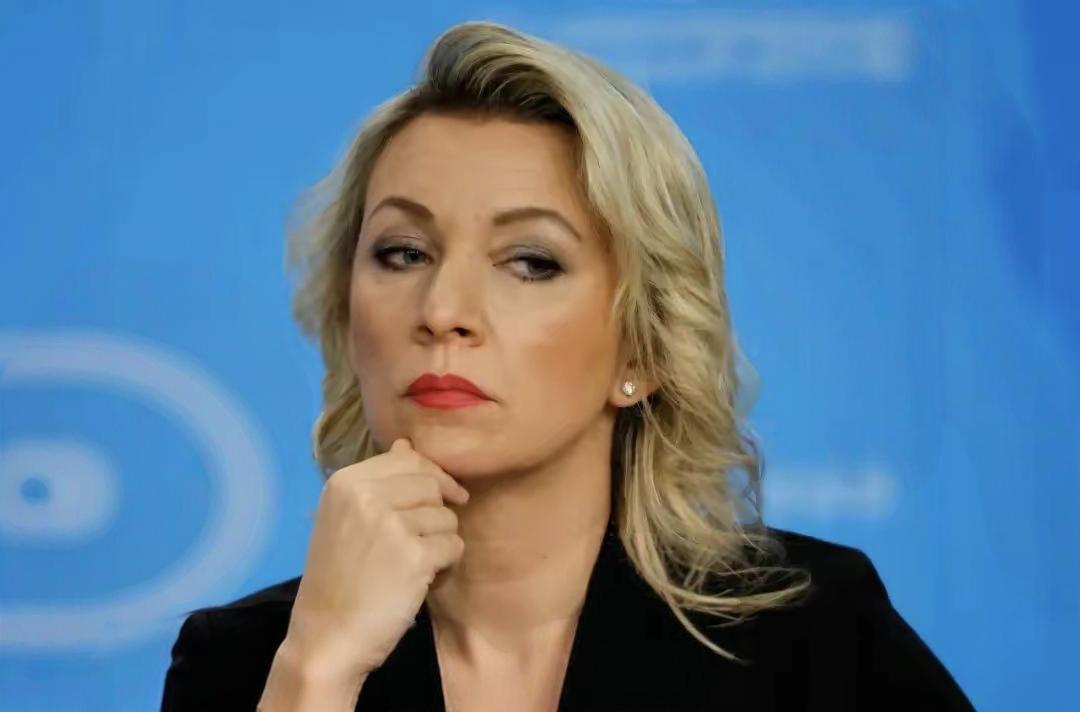 中俄旅游也太火了吧！扎哈罗娃最新透露，免签政策一落地，2025年前9个月两国双向