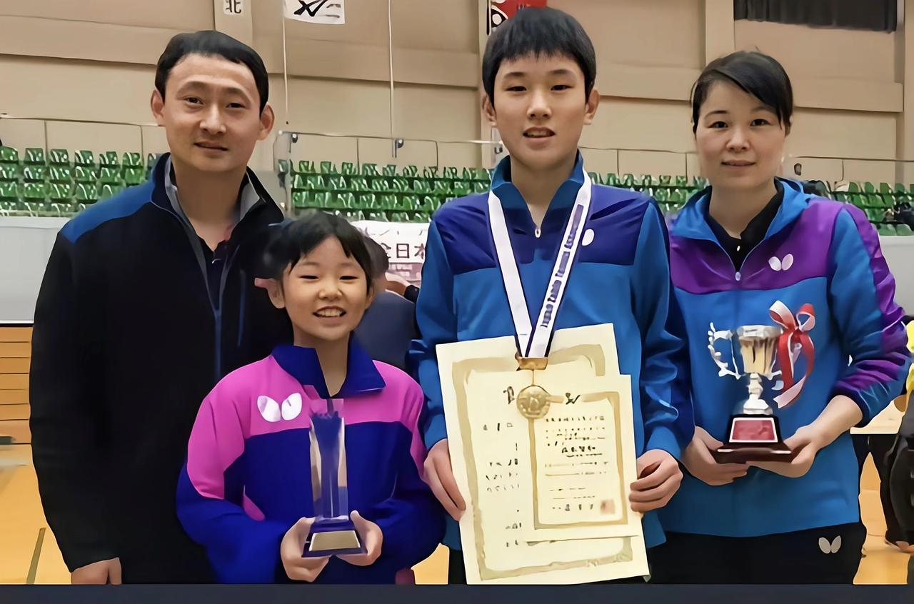 曾经四川省队的帅哥，为了生活去国外做教练，一家四口出两个冠军张本宇一家四口最