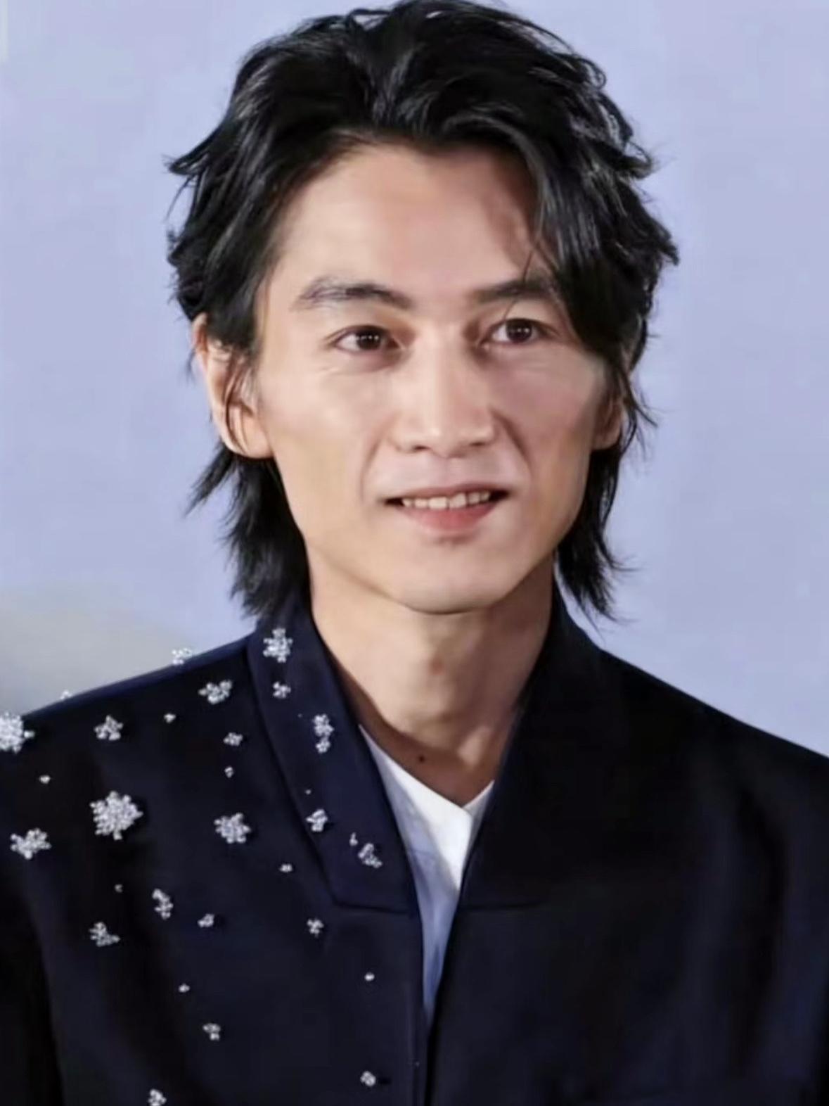 朱亚文懵了，于和伟也懵了。谁能想到，陈晓在《大生意人》的片酬竟然高达100