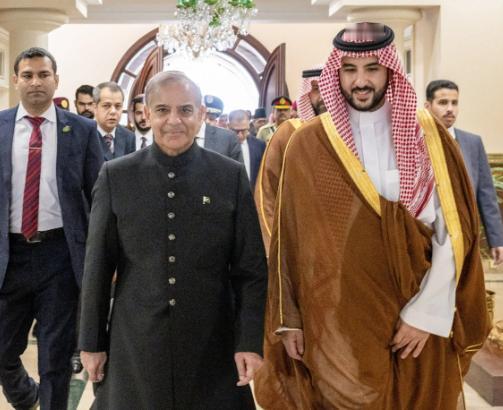 巴基斯坦最近在国际舞台上“抢镜”了——美伊在伊斯兰堡坐下来谈判，结果全世界的目光