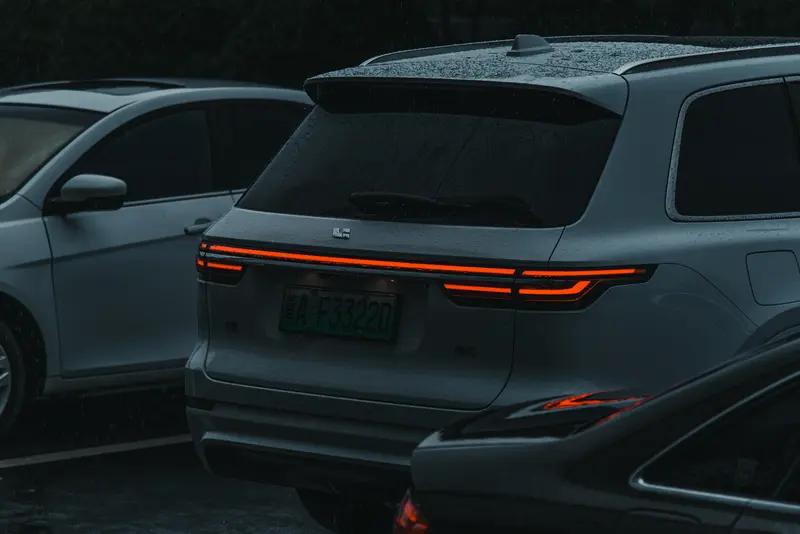 花45万买一辆理想，值不值还真得好好琢磨。理想这品牌这几年口碑不错，像理想L9，