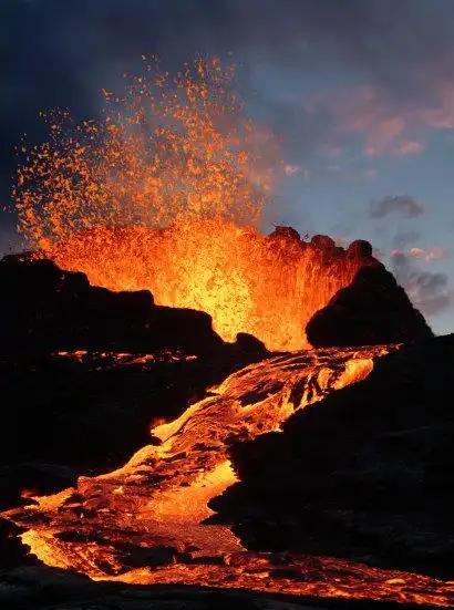 为什么人类不把垃圾倾倒在活火山里？还不用人类自己烧火，也免去了填埋污染。答案很简