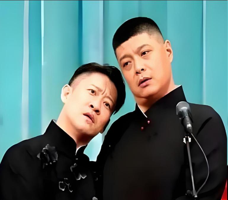 刘云天真的不会捧哏吗？曹云金经常在台上砸挂刘云天，说他是“站在前排免费听相声的”