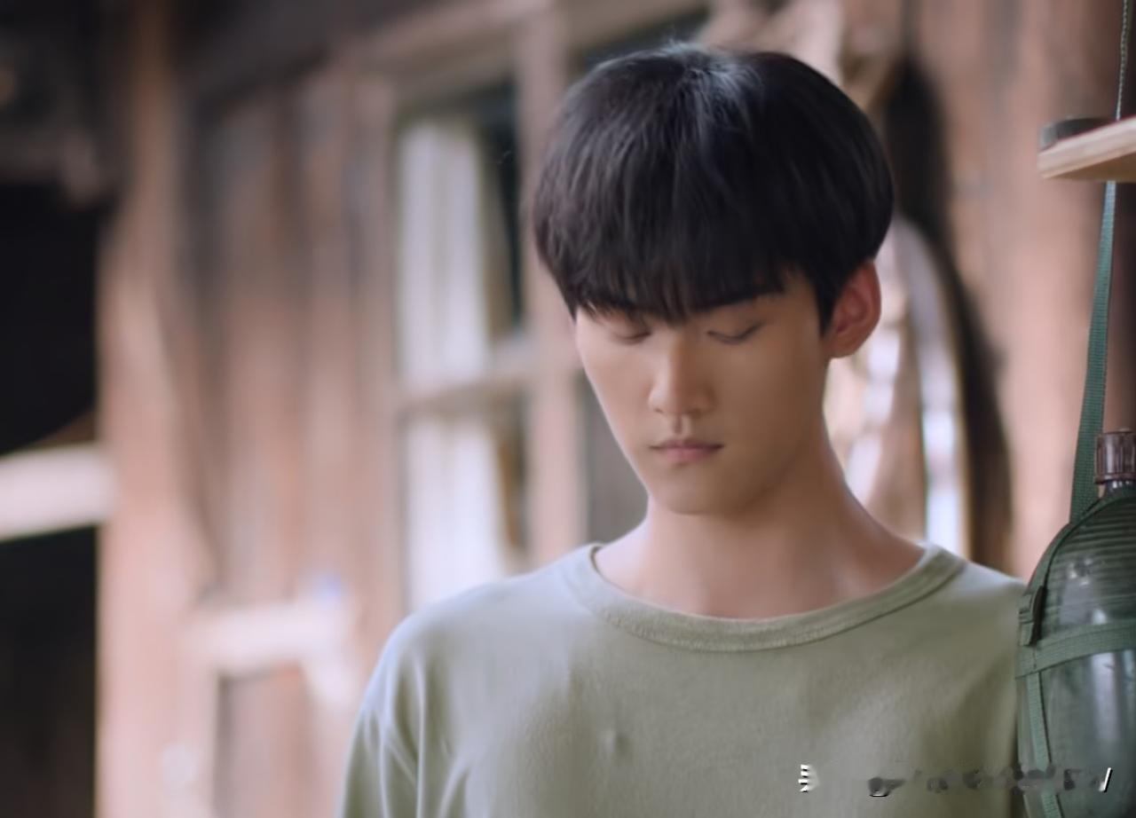 突然发现，李雾是一直在吃苦，但他吃得都是高级的苦。人生规划中:读书时坐冷板凳