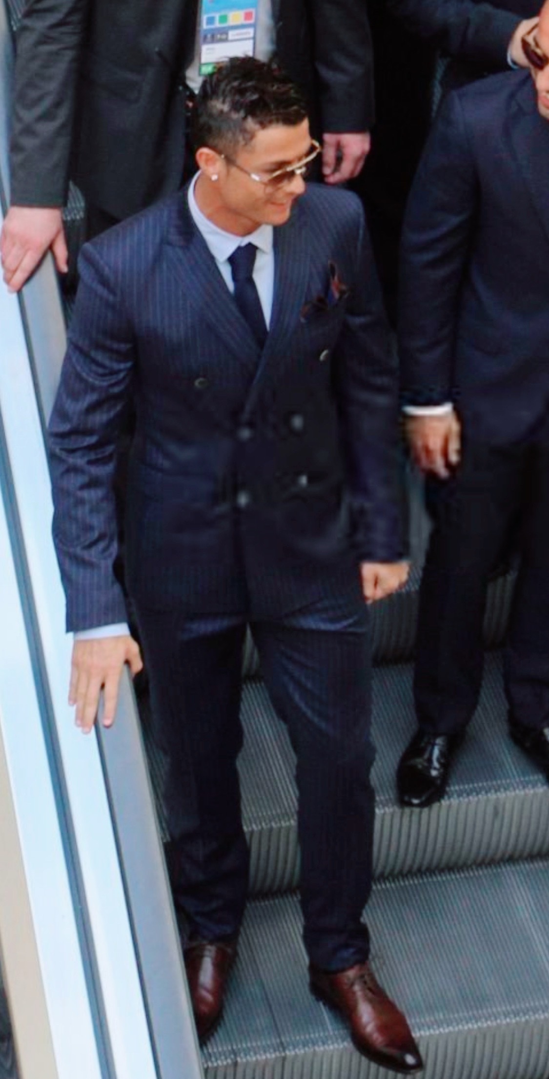 这种视角都能拍出187大长腿​​​