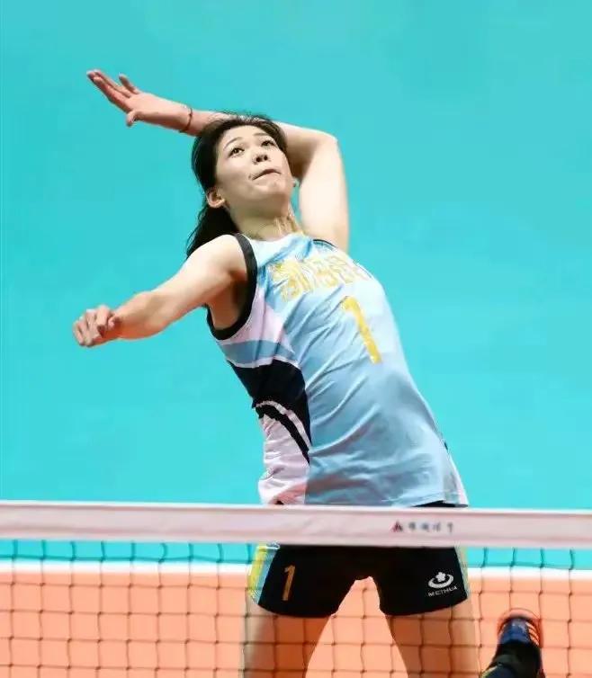 中国女排集训遇难题：李盈莹、刁琳宇排超受伤已手术。张常宁养伤备全运，姚迪