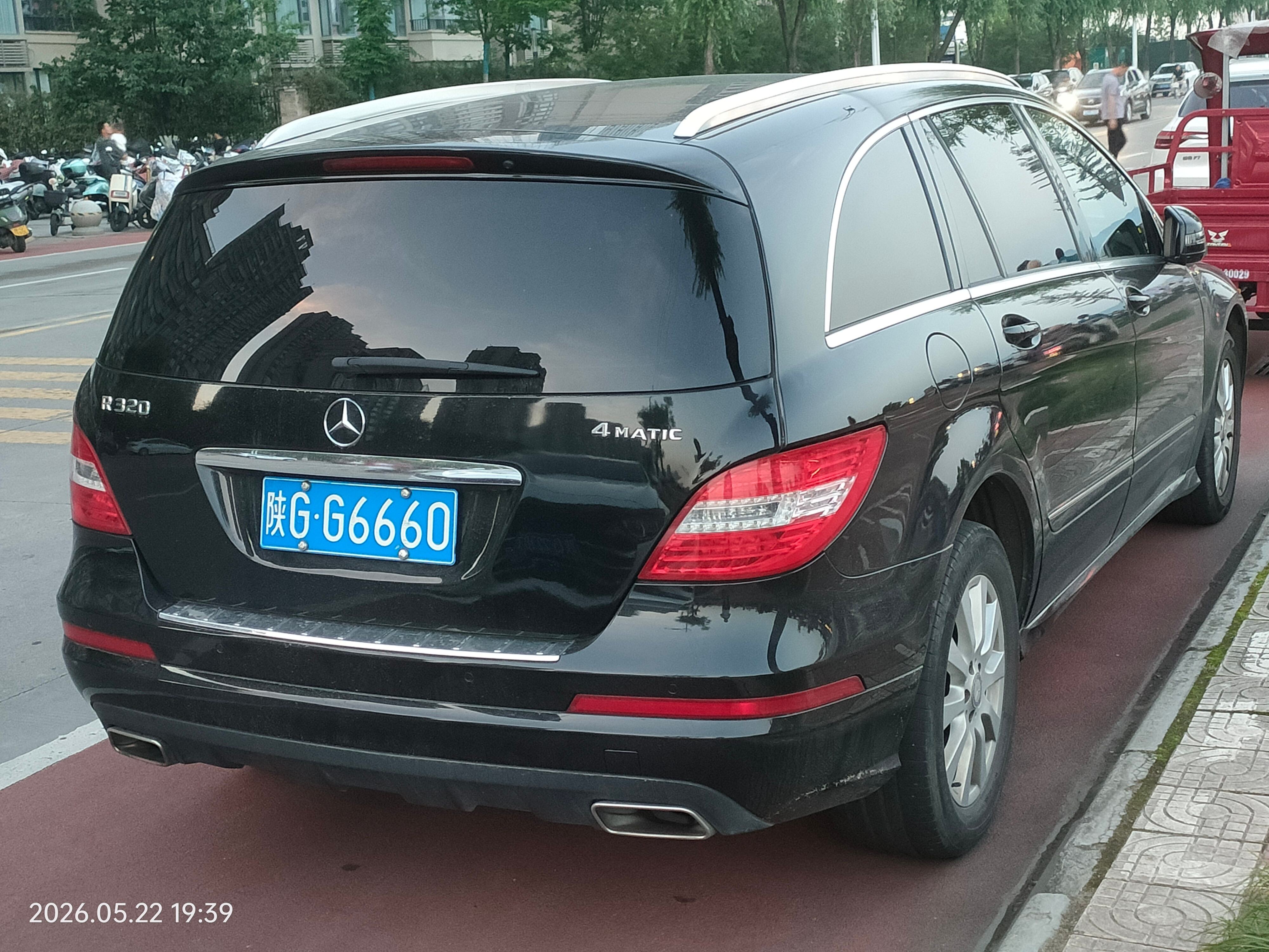全球车牌陕GG6660奔驰R320安康·亲水广场