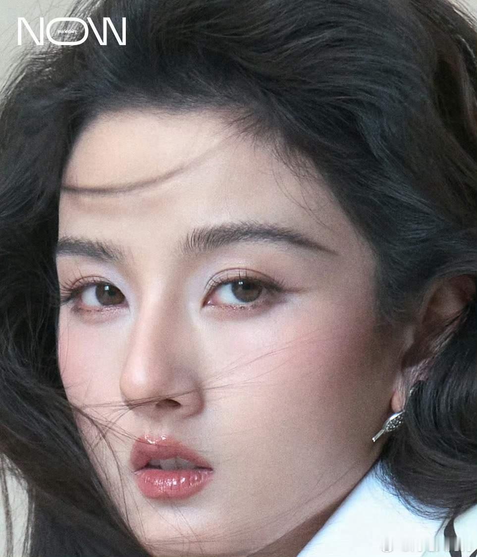 吃瓜🍉🍉1.王一博刚和乐华续约，杜华就给他争取了一部大制作程耳自编自导电影《