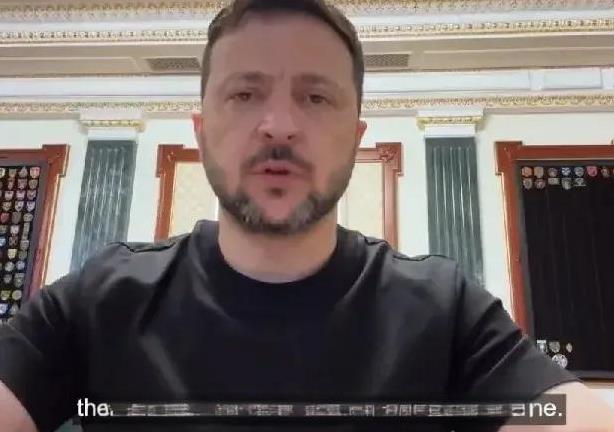 大家都看到新闻了，乌克兰这次可真拼了！白天刚炸了俄罗斯的战略轰炸机，晚上又接着干
