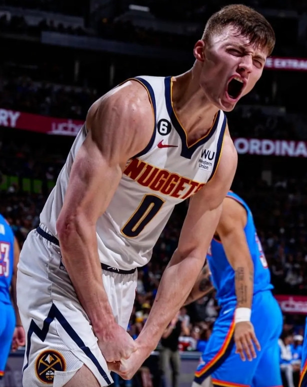 关于为啥要提前续约布劳恩看到有些兄弟说不应该提前续约，应该等到明年休赛期，说沃