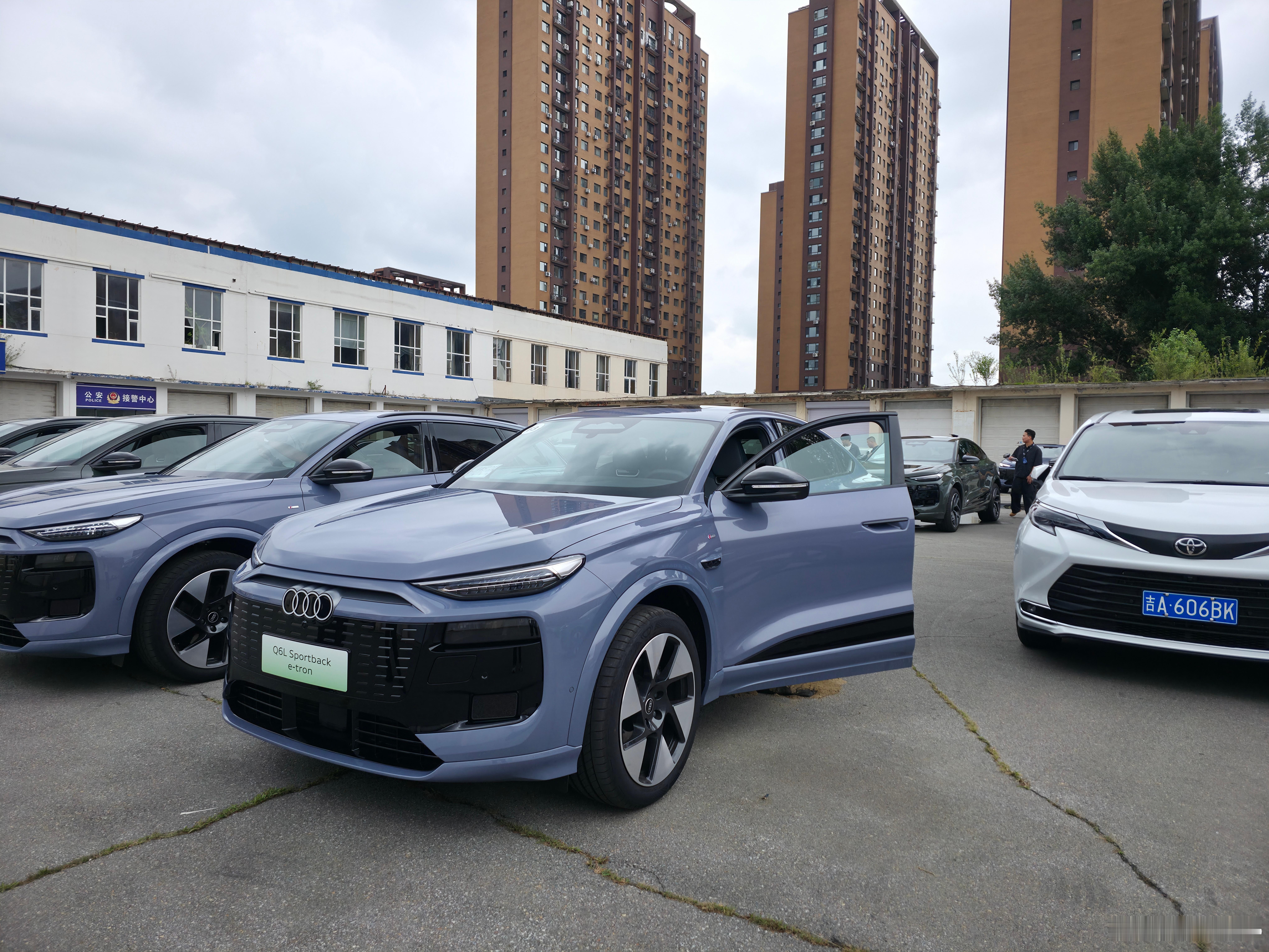 【试驾奥迪Q6Le-tron：首搭华为智驾系统，延续奥迪一直以来的机械素质】