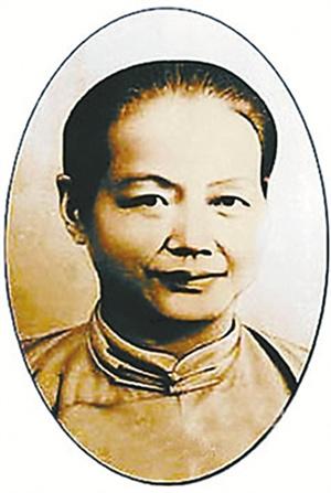 1970年，陈独秀58岁的女儿陈子美身绑5个空油桶，带着小儿子偷渡香港