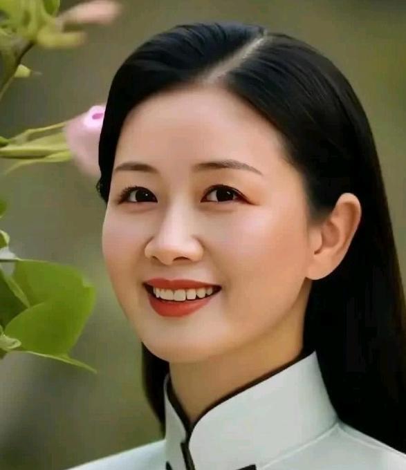 山外青山<em>楼外楼</em>，大姐贤惠又温柔，哪位君子真心爱，请友续句…