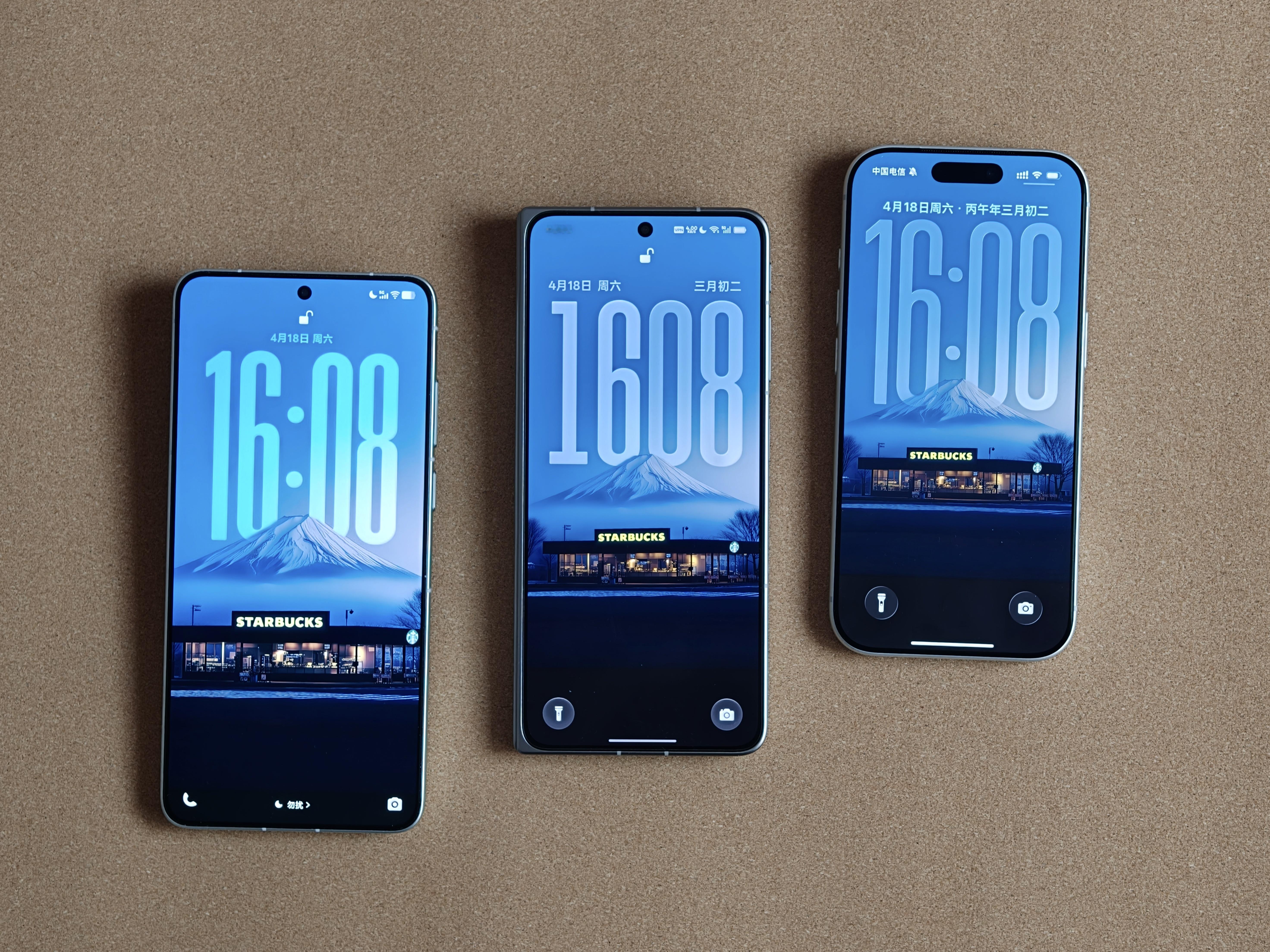 不同的手机用同一张壁纸感觉也是不一样的