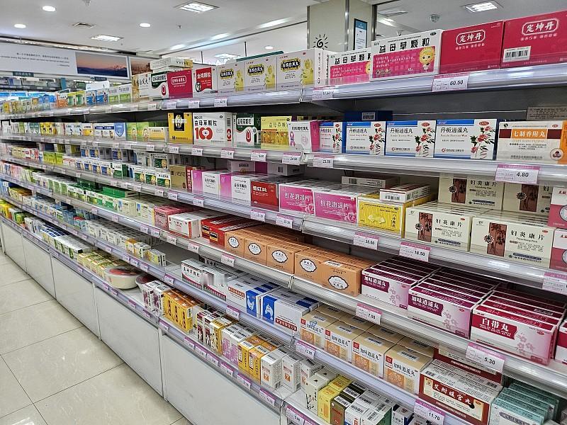 线上买药打通医保后，线下药店会大批消失吗？大实话讲透别怪我直言：没有任何人愿意