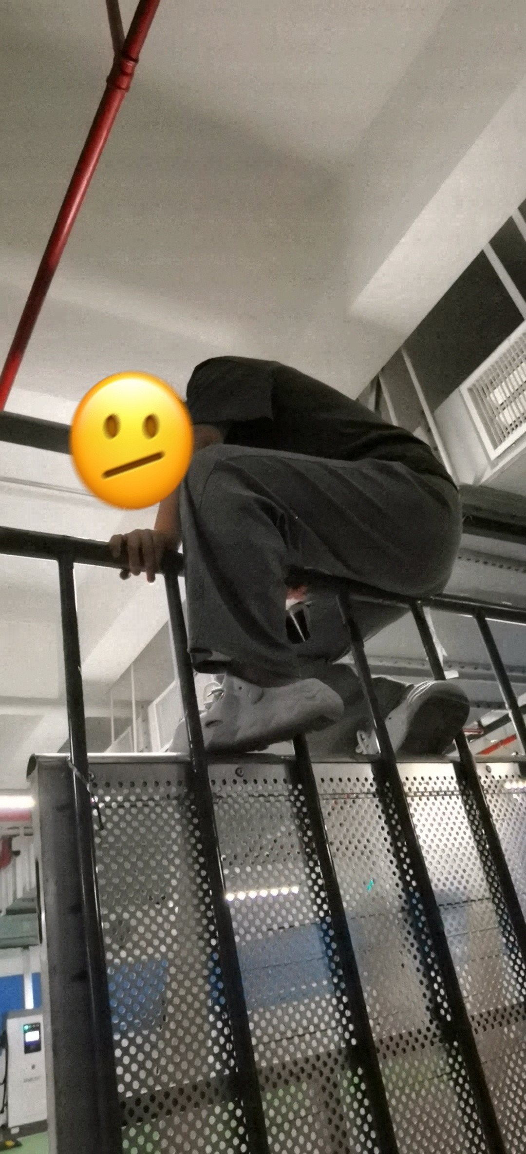 是挺命苦的